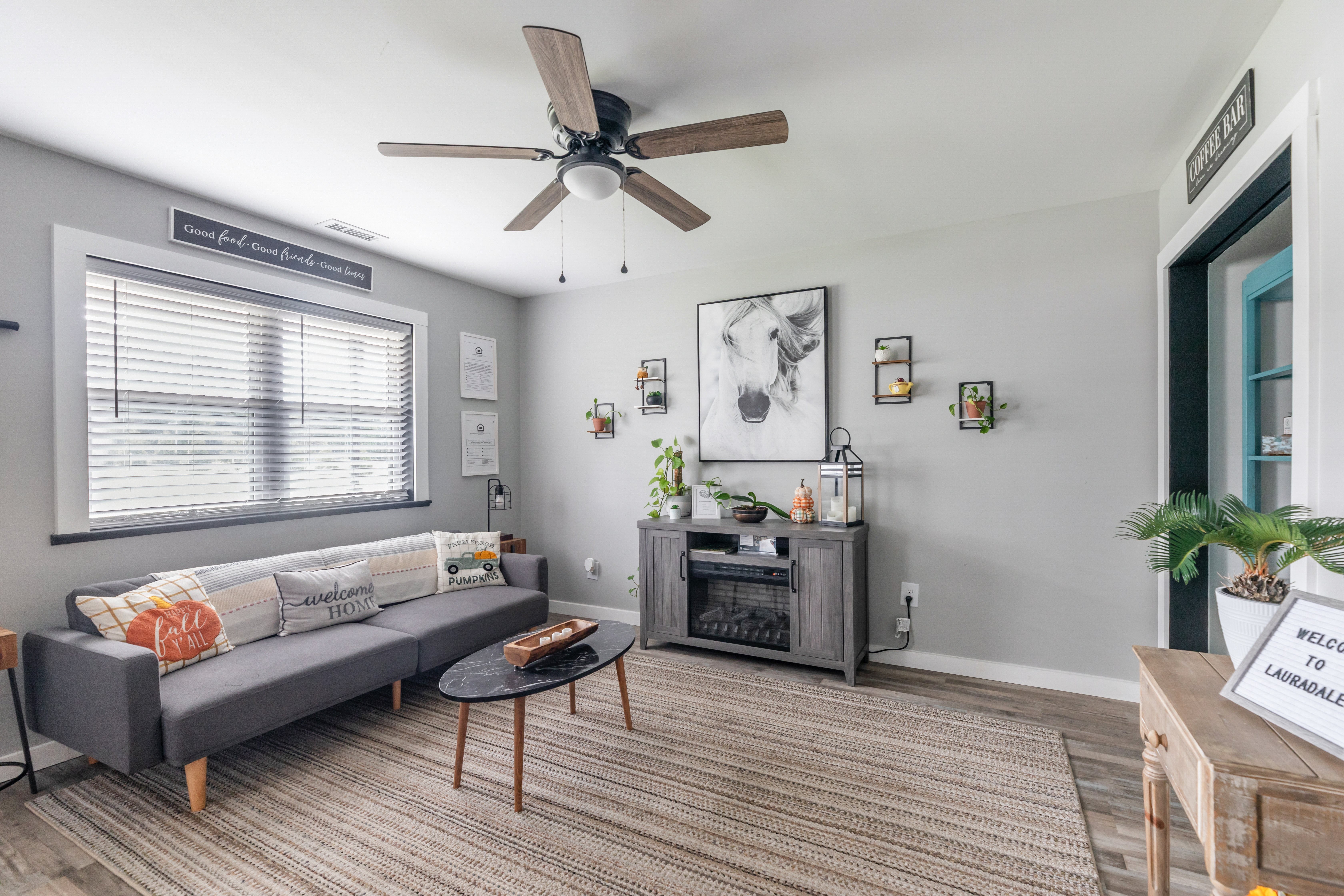 Living Room With Ceiling Fan at Lauradale, Jacksonville, NC 28540